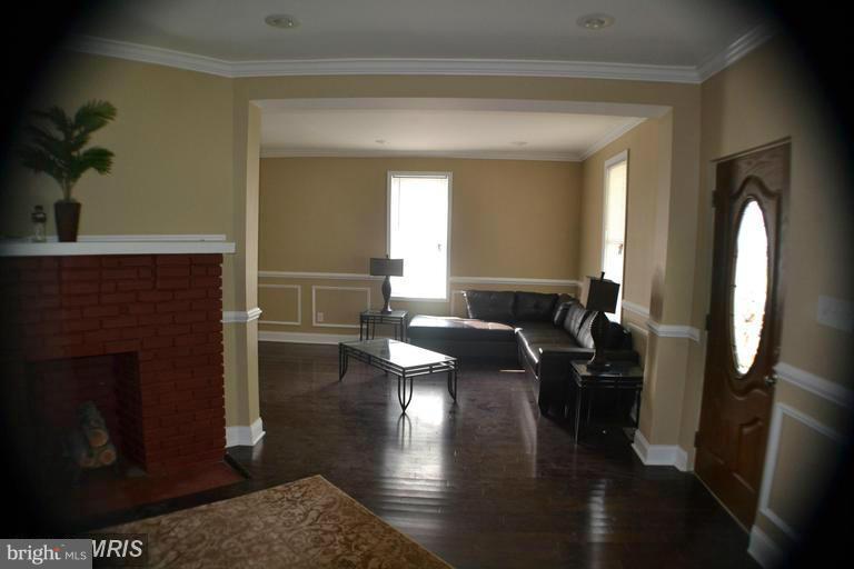 3223 Vickers Road Baltimore, MD 21216 - Photo 3 of 23 Living Room