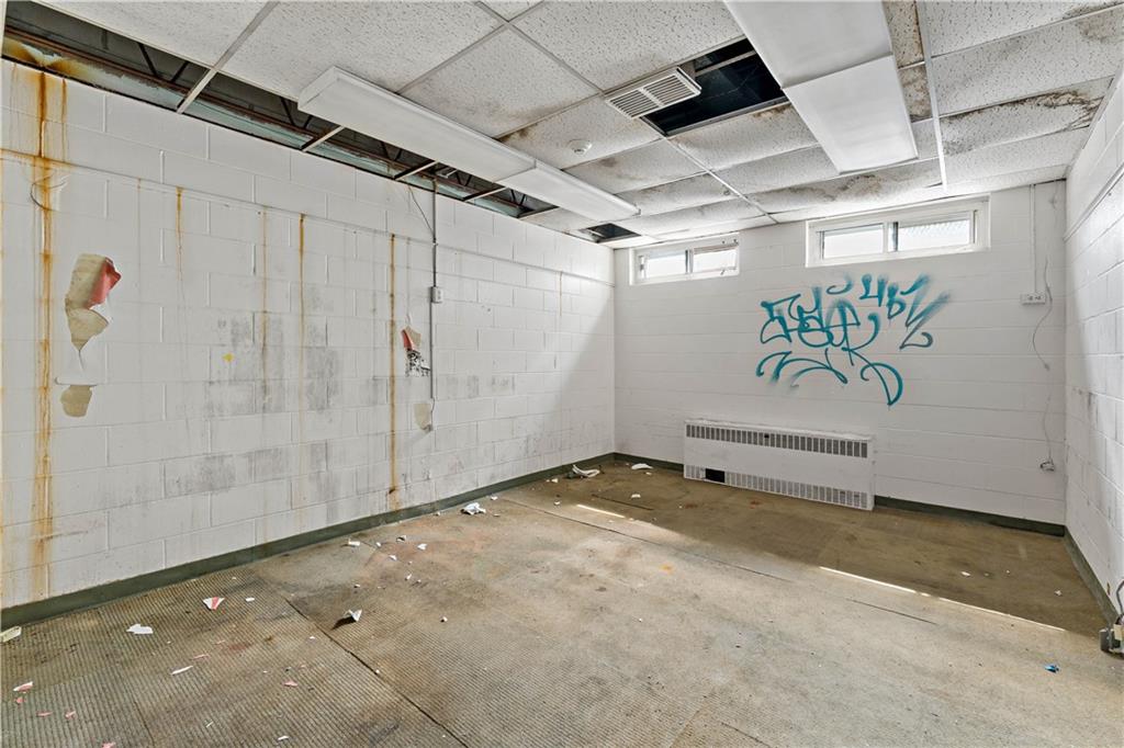 101 Hazlett Street Pittsburgh, PA 15214 - Photo 14 of 37 a view of a garage