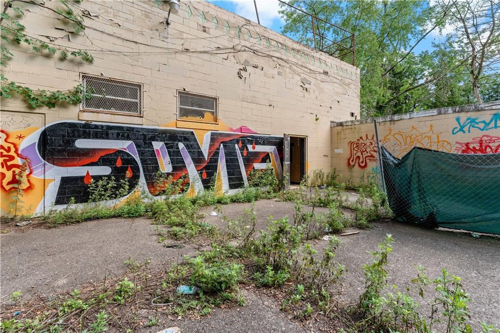 101 Hazlett Street Pittsburgh, PA 15214 - Photo 29 of 37 a front view of a house with garden