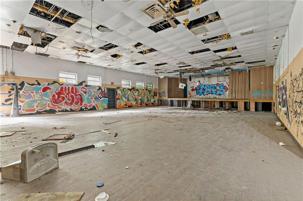 101 Hazlett Street Pittsburgh, PA 15214 - Photo 32 of 37 a view of garage