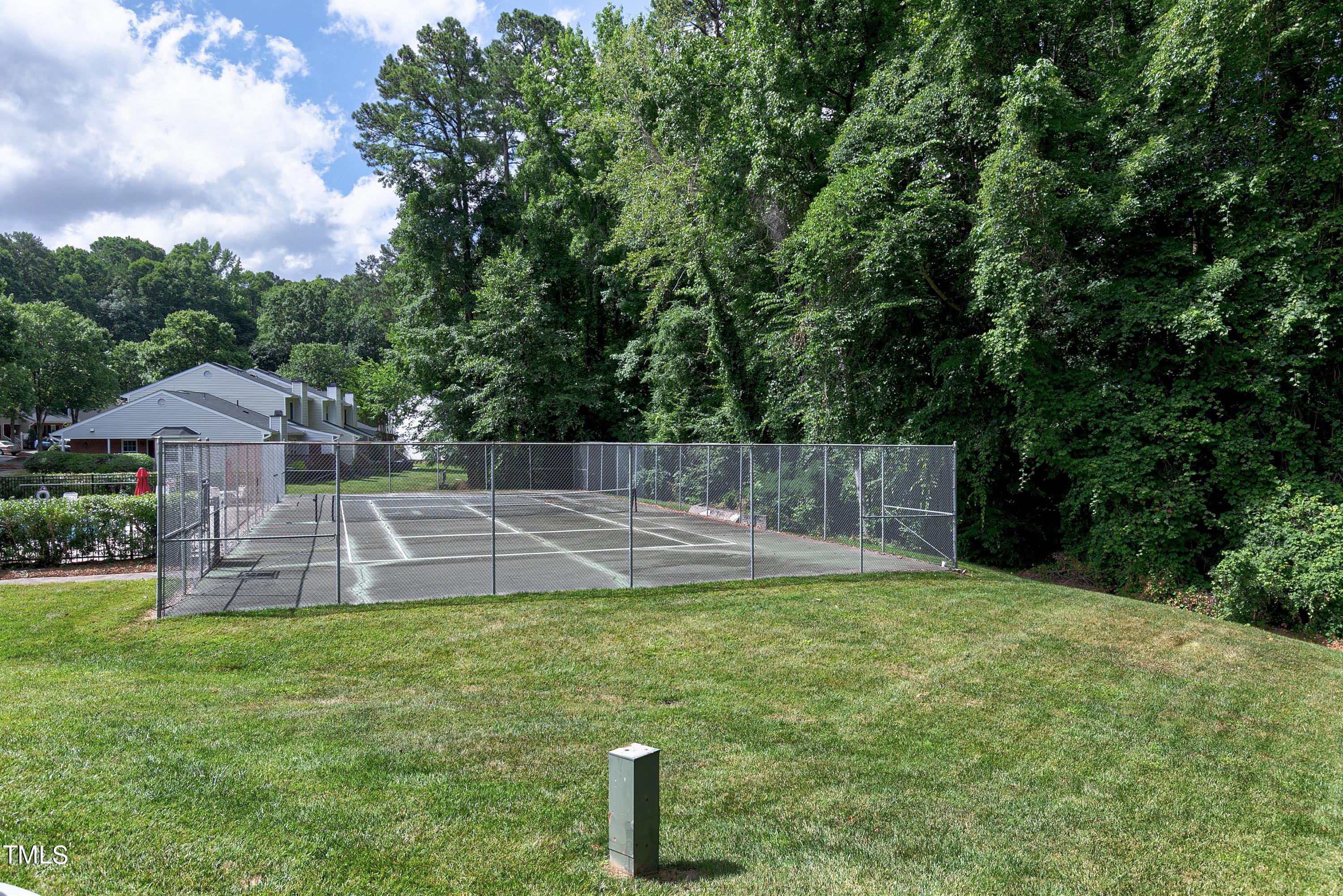 4660 Fawnbrook Circle Raleigh, NC 27612 - Photo 26 of 28 Scene-35