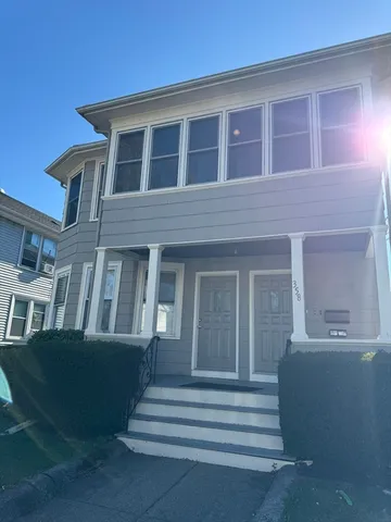 $2,700 | 358 Eastern Avenue, Unit 2, Lynn, MA 01902