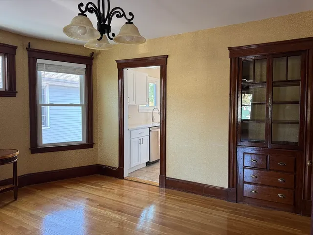 $2,700 | 358 Eastern Avenue, Unit 2, Lynn, MA 01902