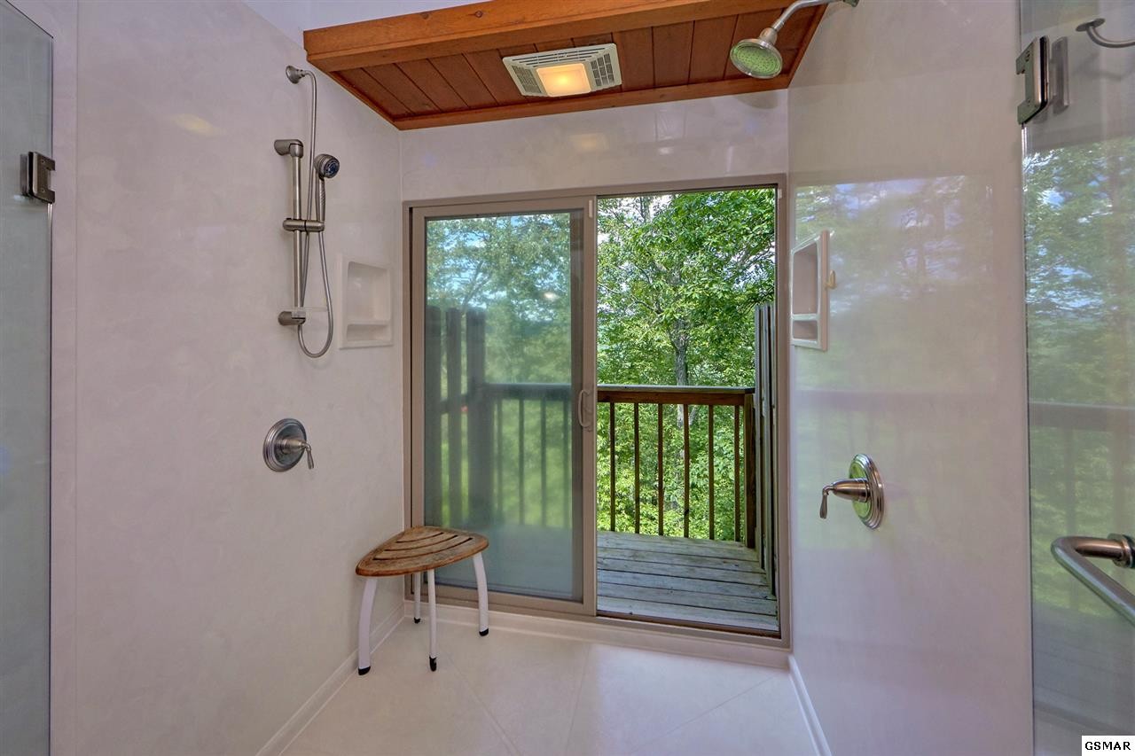 5055 Riversong Way, Unit GREENBRIERLODGE Sevierville, TN 37876 - Photo 13 of 36 Gallery Image 13