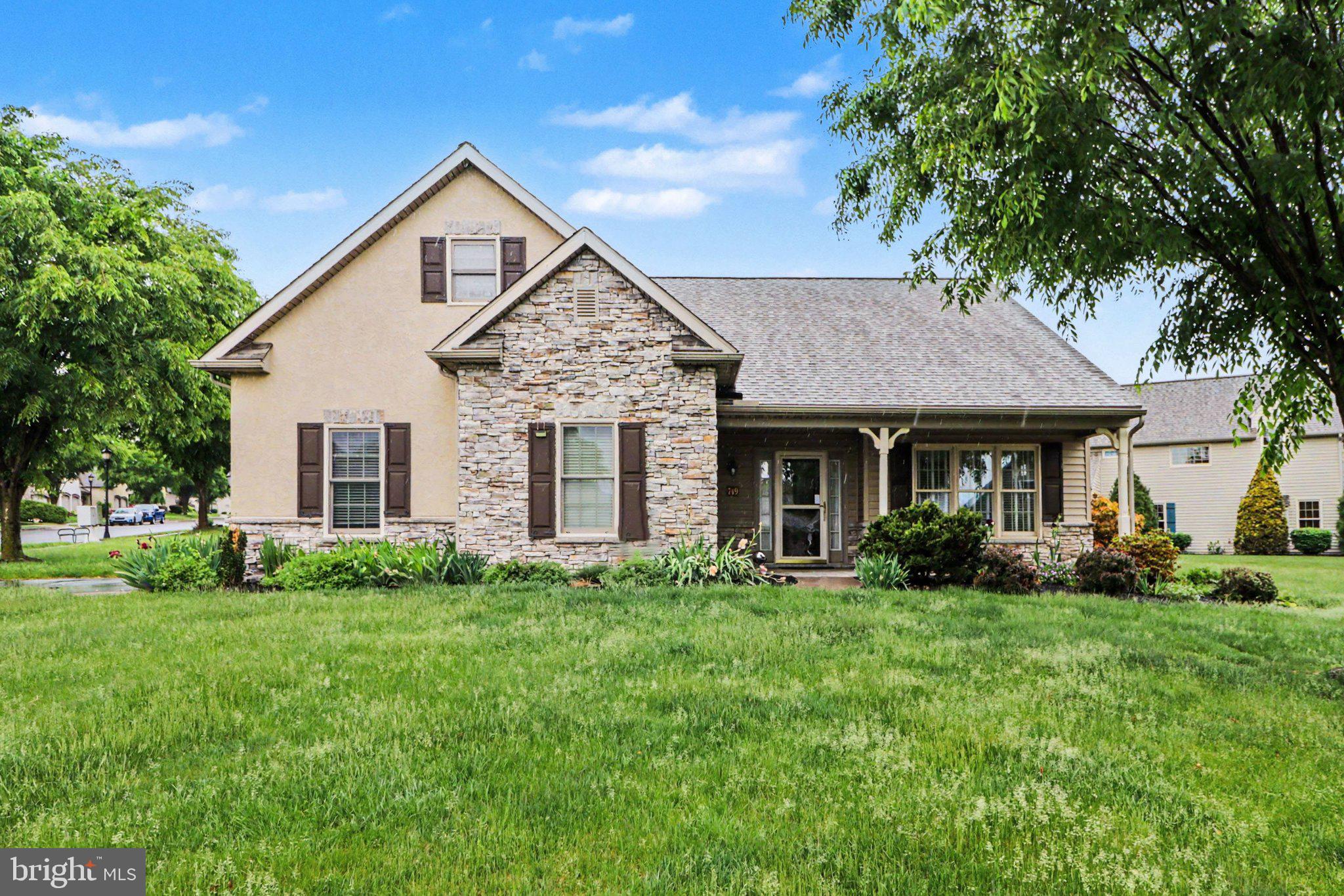 749 Heather Ridge Manheim, PA 17545 - Photo 2 of 36
