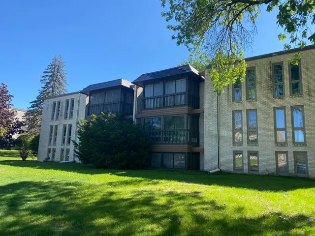 $129,900 | 6309 York Avenue South, Unit 204, Edina, MN 55435
