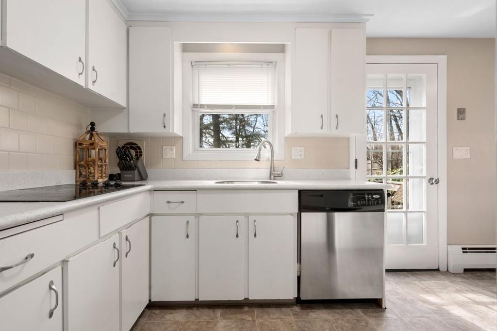 45 Little Farms Road Framingham, MA 01701 - Photo 4 of 20