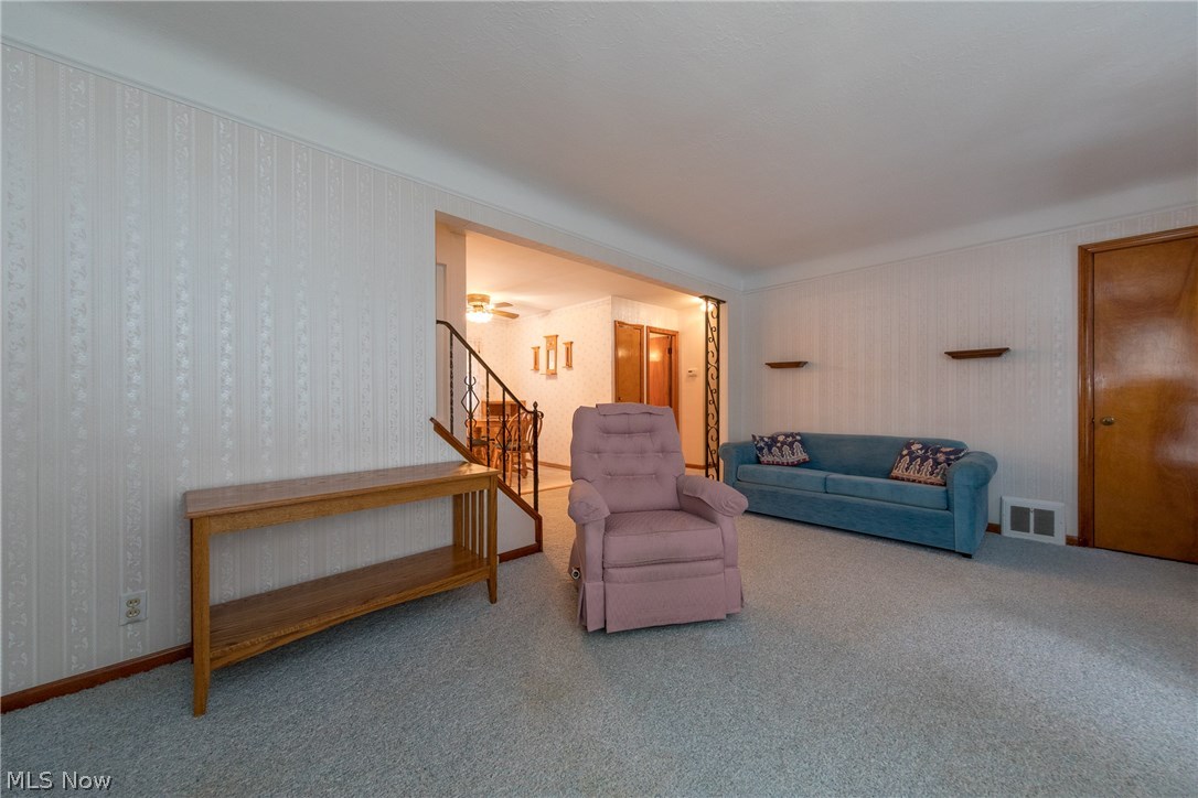 4548 East Berwald Road Cleveland, OH 44121 - Photo 3 of 23
