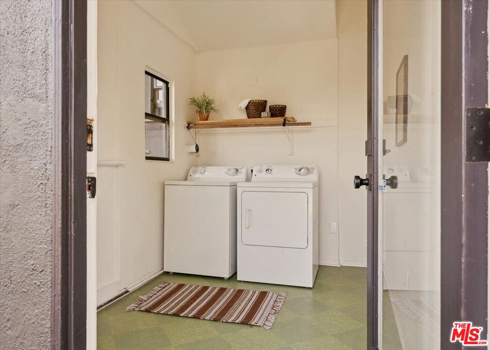 2467 Silver Ridge Avenue Los Angeles, CA 90039 - Photo 33 of 42 a view of utility room