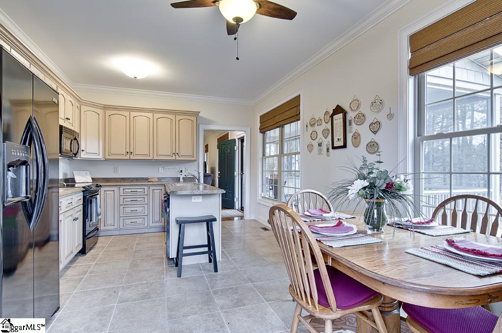 39 Pleasant View Court Chappells, SC 29037 - Photo 10 of 36 Gallery Image 10