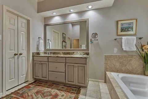 $925,000 | 46 North Copperknoll Circle, The Woodlands, TX 77381