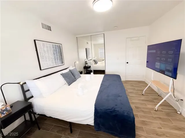 $2,195 | 6969 Paddington Way, Las Vegas, NV 89147