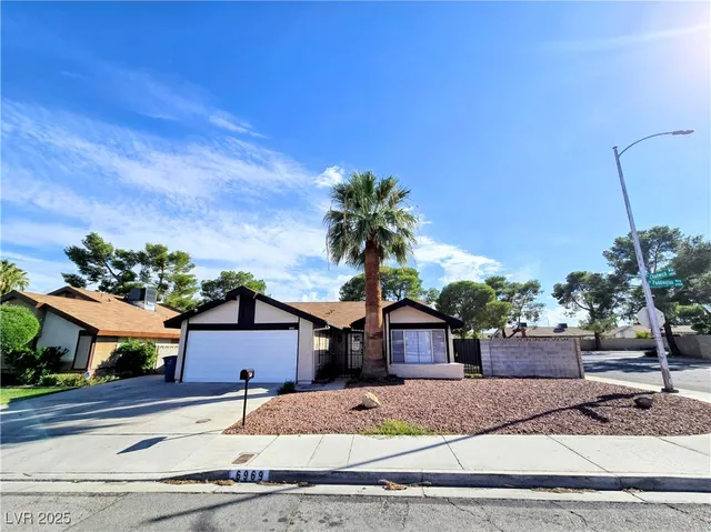 $2,195 | 6969 Paddington Way, Las Vegas, NV 89147