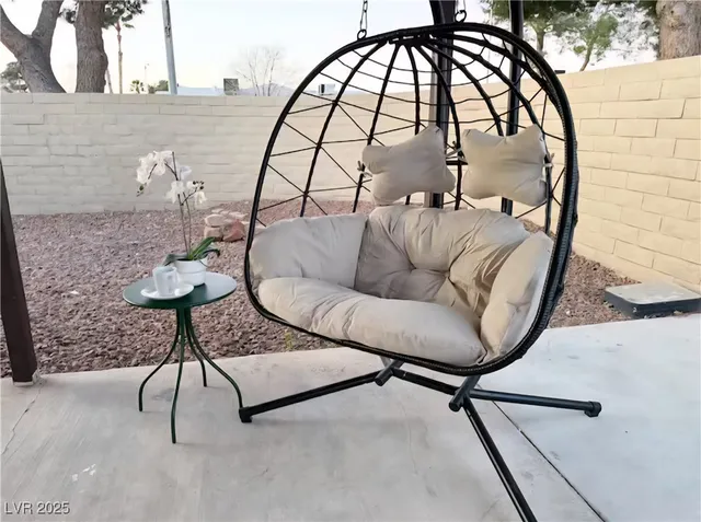 $2,195 | 6969 Paddington Way, Las Vegas, NV 89147