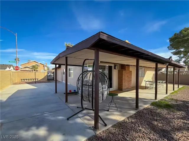 $2,195 | 6969 Paddington Way, Las Vegas, NV 89147