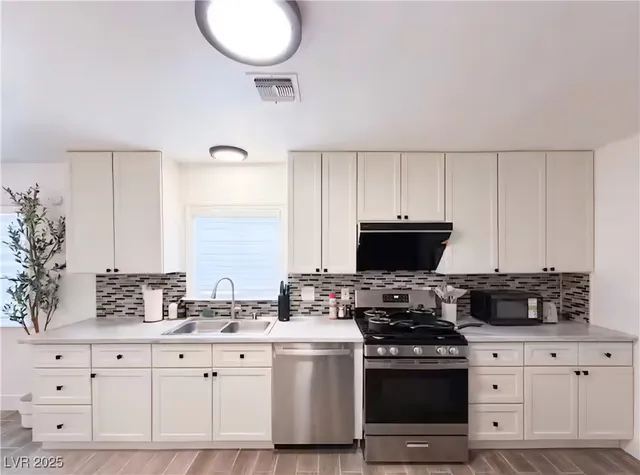 $2,195 | 6969 Paddington Way, Las Vegas, NV 89147