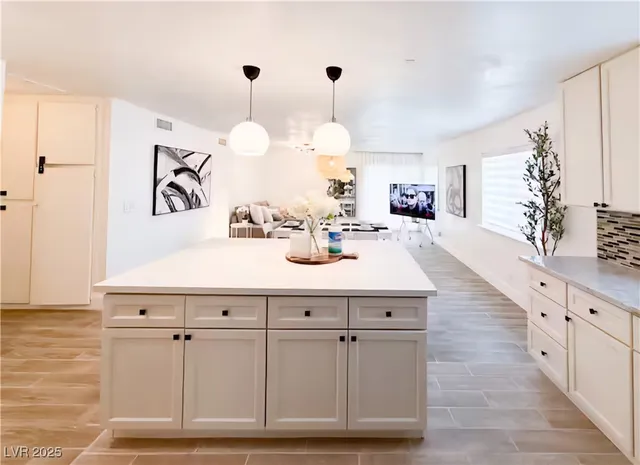 $2,195 | 6969 Paddington Way, Las Vegas, NV 89147