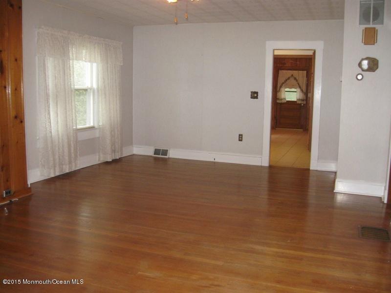 911 Wayside Road Tinton Falls, NJ 07712 - Photo 2 of 16 IMG_4244.JPG