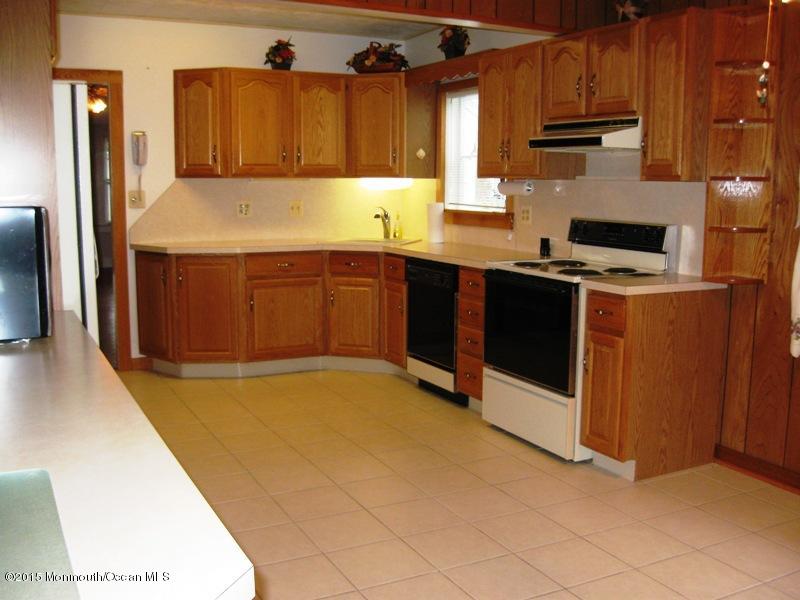 911 Wayside Road Tinton Falls, NJ 07712 - Photo 5 of 16 IMG_4264.JPG
