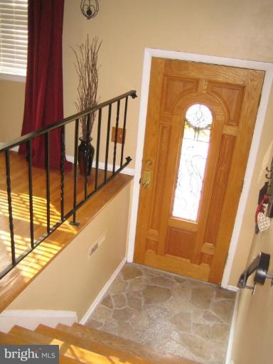 903 Elm Road Halethorpe, MD 21227 - Photo 3 of 24 Entrance / Foyer