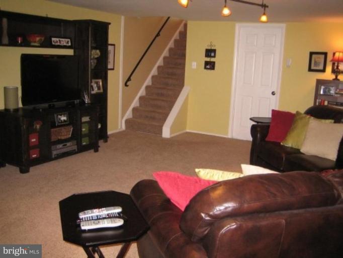 903 Elm Road Halethorpe, MD 21227 - Photo 21 of 24 Family Room