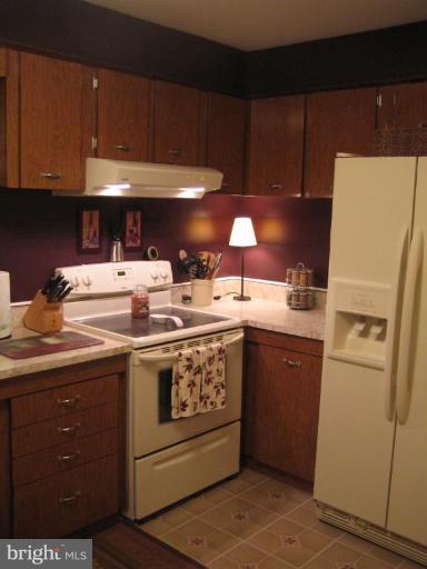 903 Elm Road Halethorpe, MD 21227 - Photo 6 of 24 Kitchen