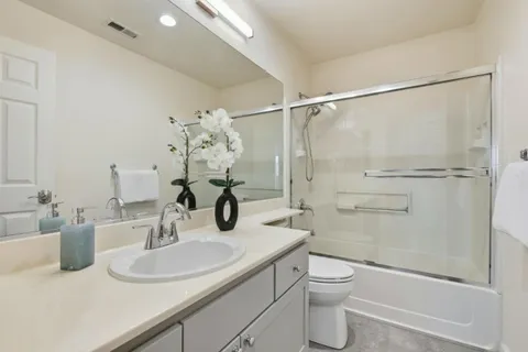 $1,275,000 | 123 Positano Circle, Unit 406, Redwood City, CA 94065