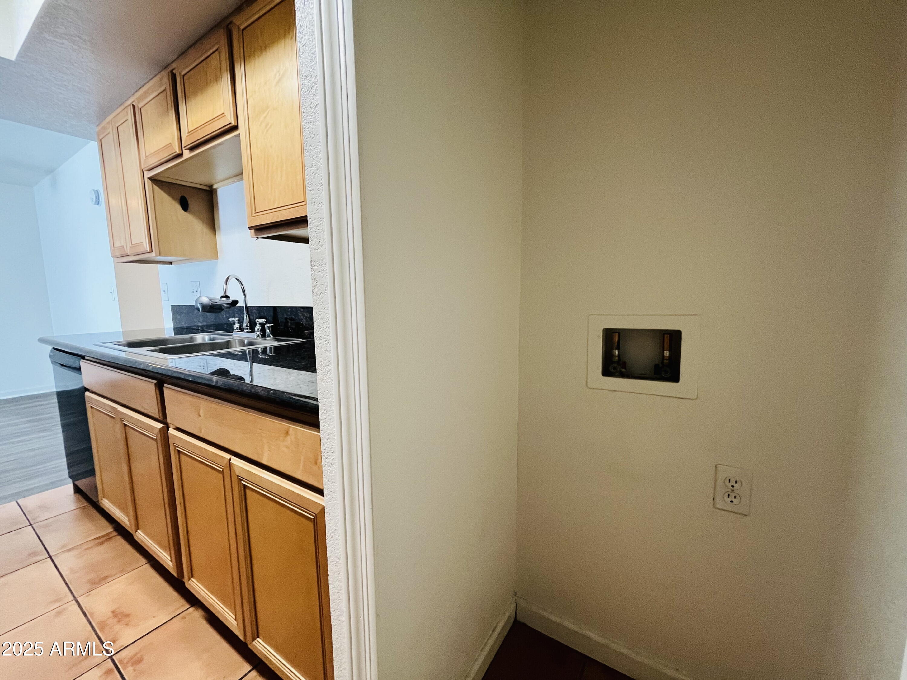 740 West Elm Street, Unit 239 Phoenix, AZ 85013 - Photo 6 of 15 IMG_2957