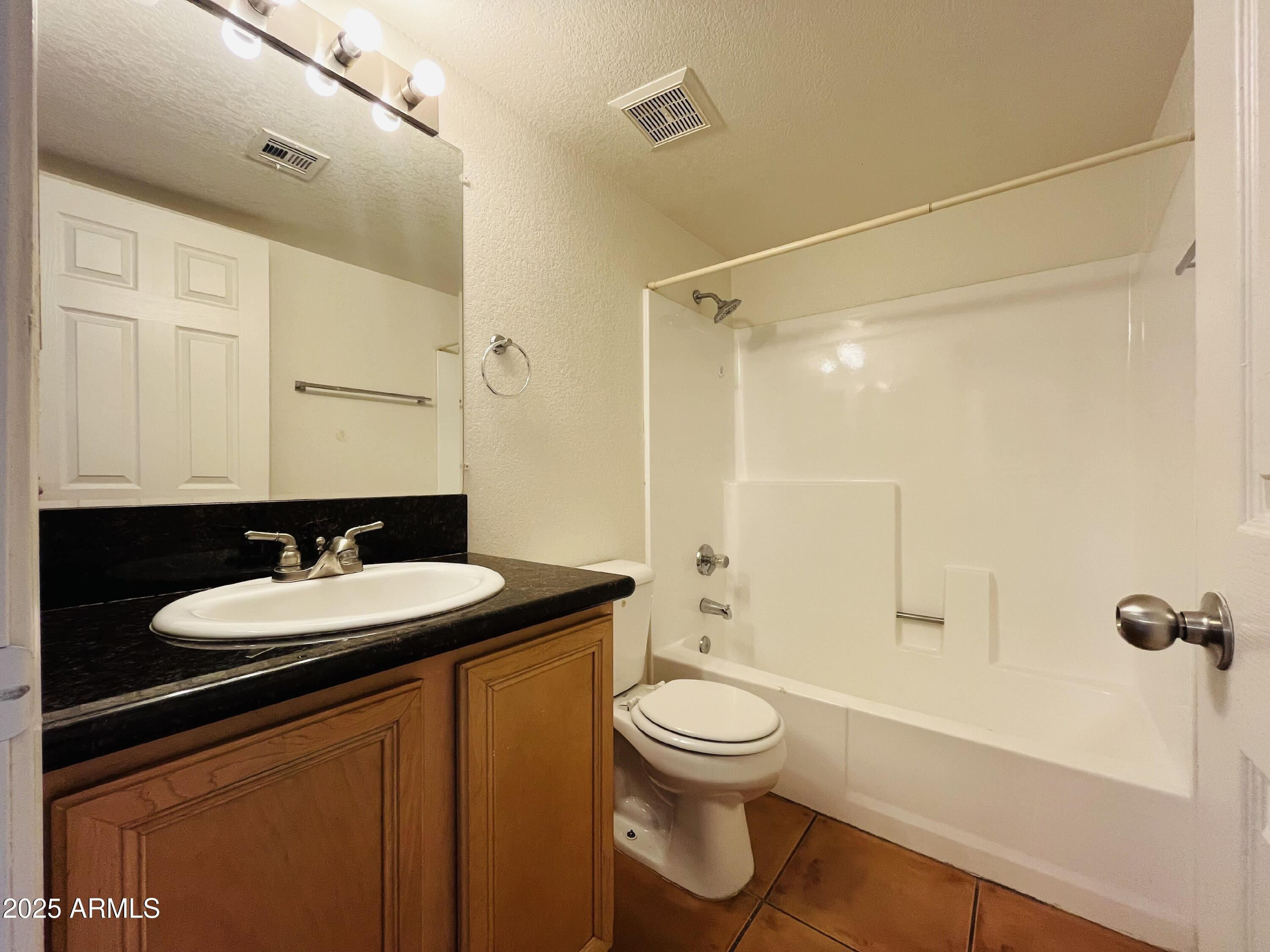 740 West Elm Street, Unit 239 Phoenix, AZ 85013 - Photo 8 of 15 IMG_2950