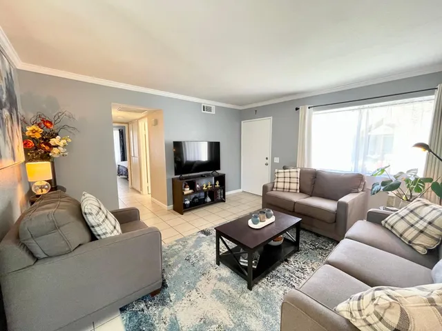 $2,000 | 450 Bradshaw E Lane, Unit 36, Palm Springs, CA 92262