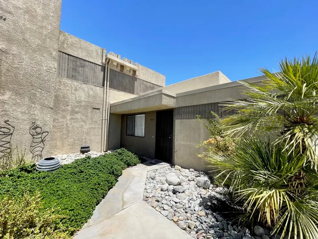 $2,000 | 450 Bradshaw E Lane, Unit 36, Palm Springs, CA 92262