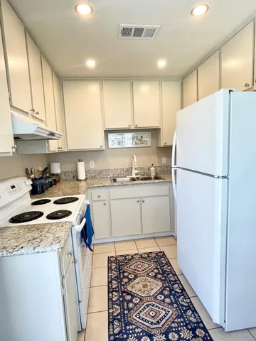 $2,000 | 450 Bradshaw E Lane, Unit 36, Palm Springs, CA 92262