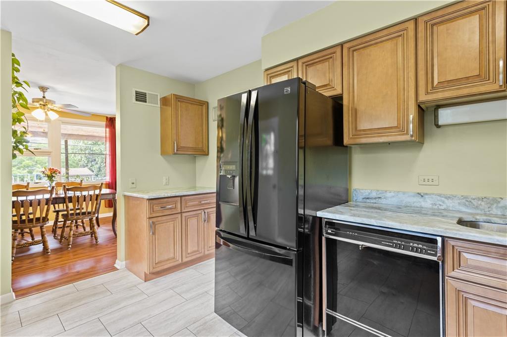 4810 Girard Road Pittsburgh, PA 15227 - Photo 8 of 24 Gallery Image 8