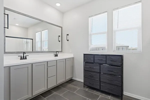 $1,950 | 997 South 150th Drive, Goodyear, AZ 85338