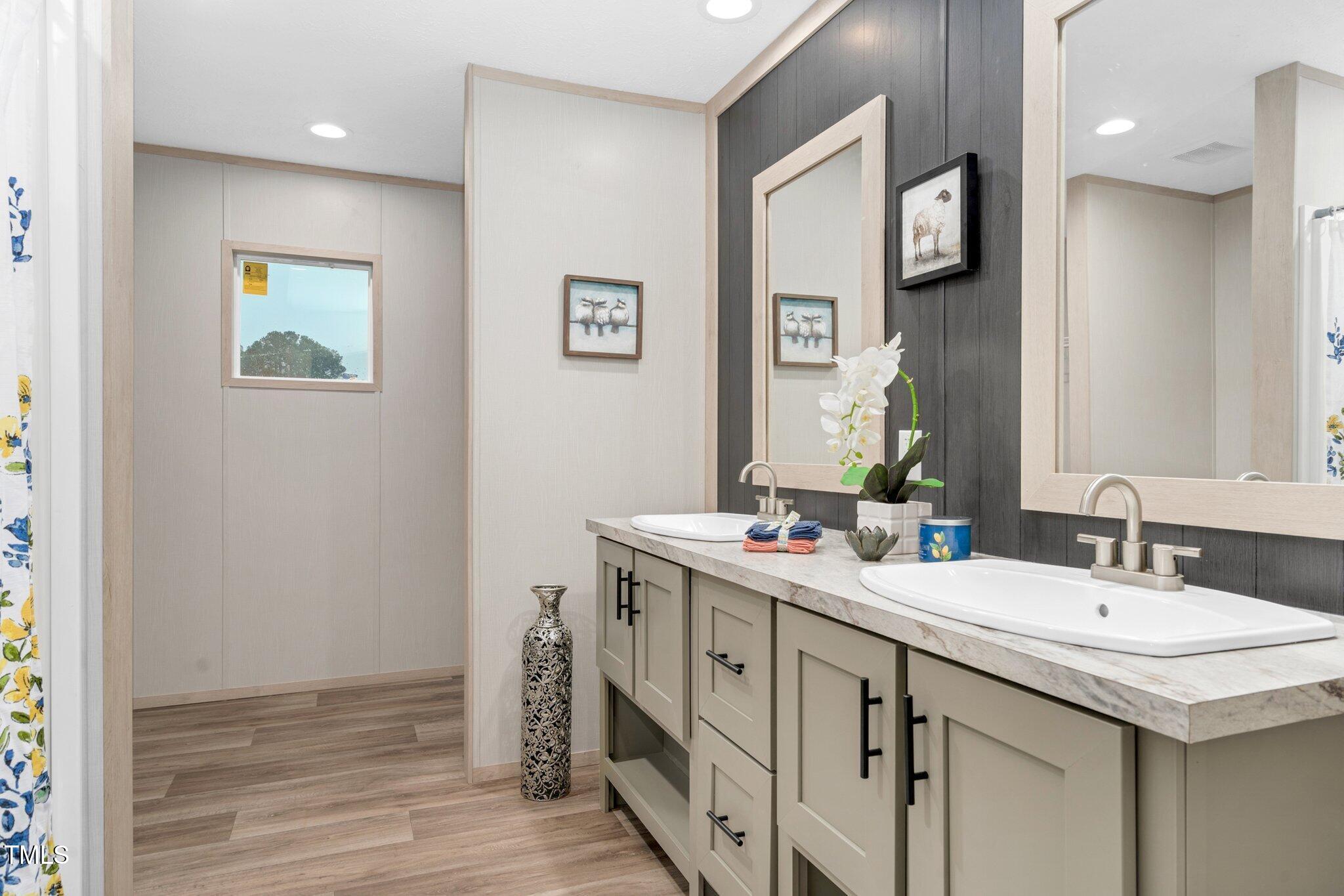 2000 Exum Road Nashville, NC 27856 - Photo 16 of 30 Main Suite Bathroom with Very Large Show