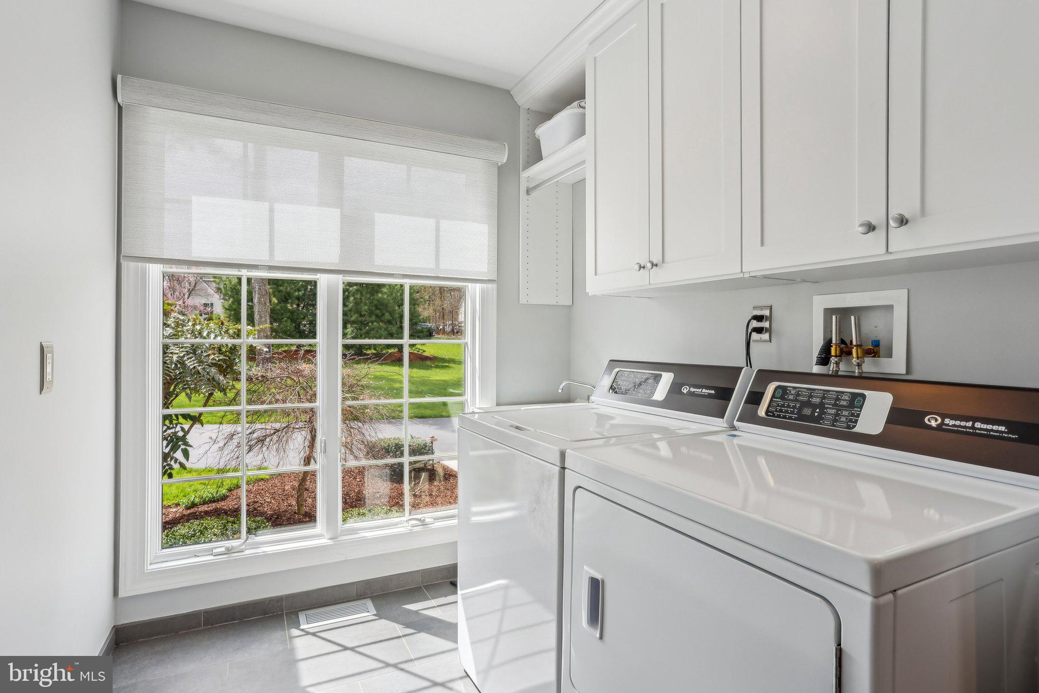 6 Stowe Drive Shamong, NJ 08088 - Photo 25 of 76 a utility room with dryer and washer
