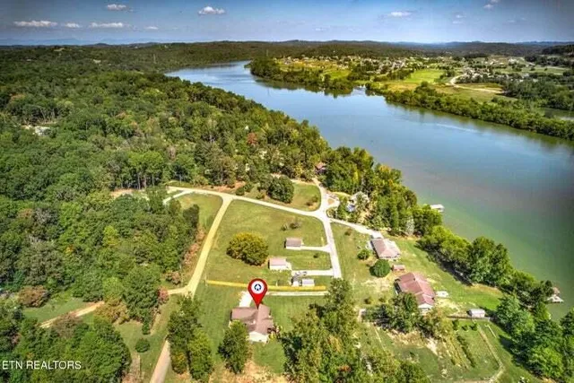 $465,000 | 135 Lake Overlook, Kingston, TN 37763