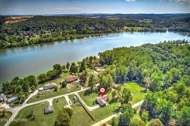 $465,000 | 135 Lake Overlook, Kingston, TN 37763