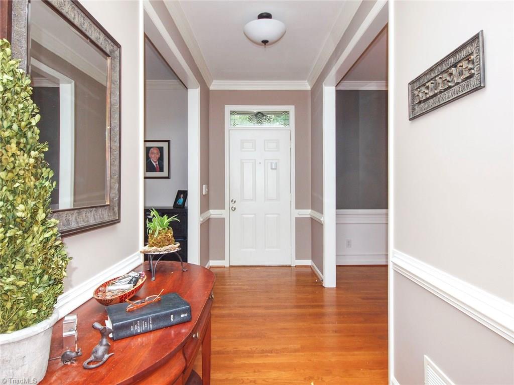508 Barrett Road Winston-Salem, NC 27104 - Photo 4 of 30