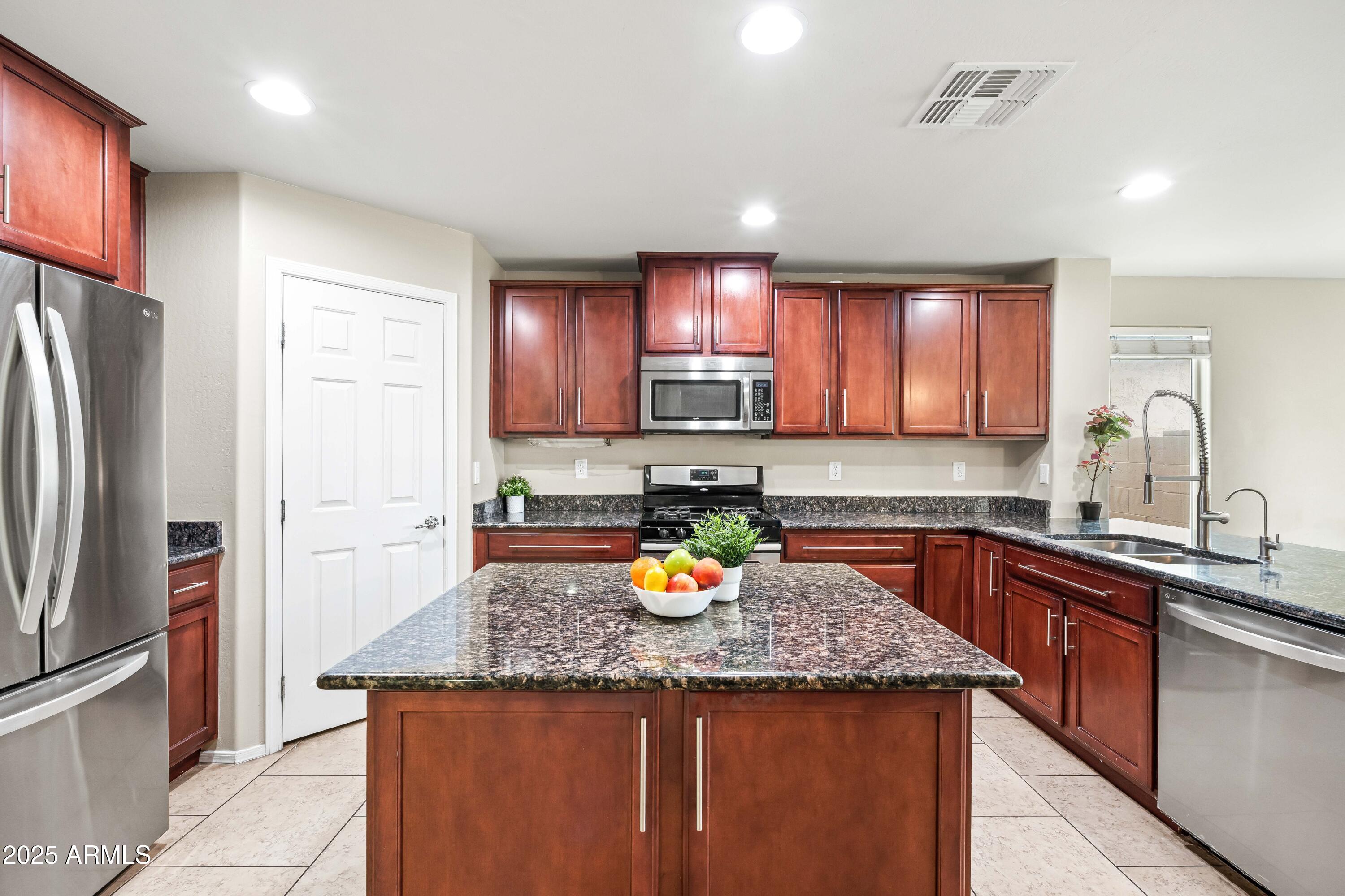 6525 West Georgetown Way Florence, AZ 85132 - Photo 14 of 82 2f