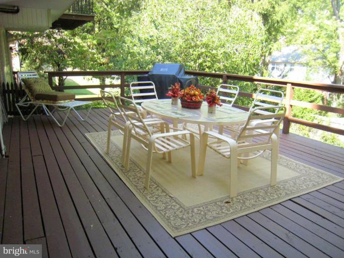 9101 Rouen Lane Potomac, MD 20854 - Photo 6 of 21 Deck