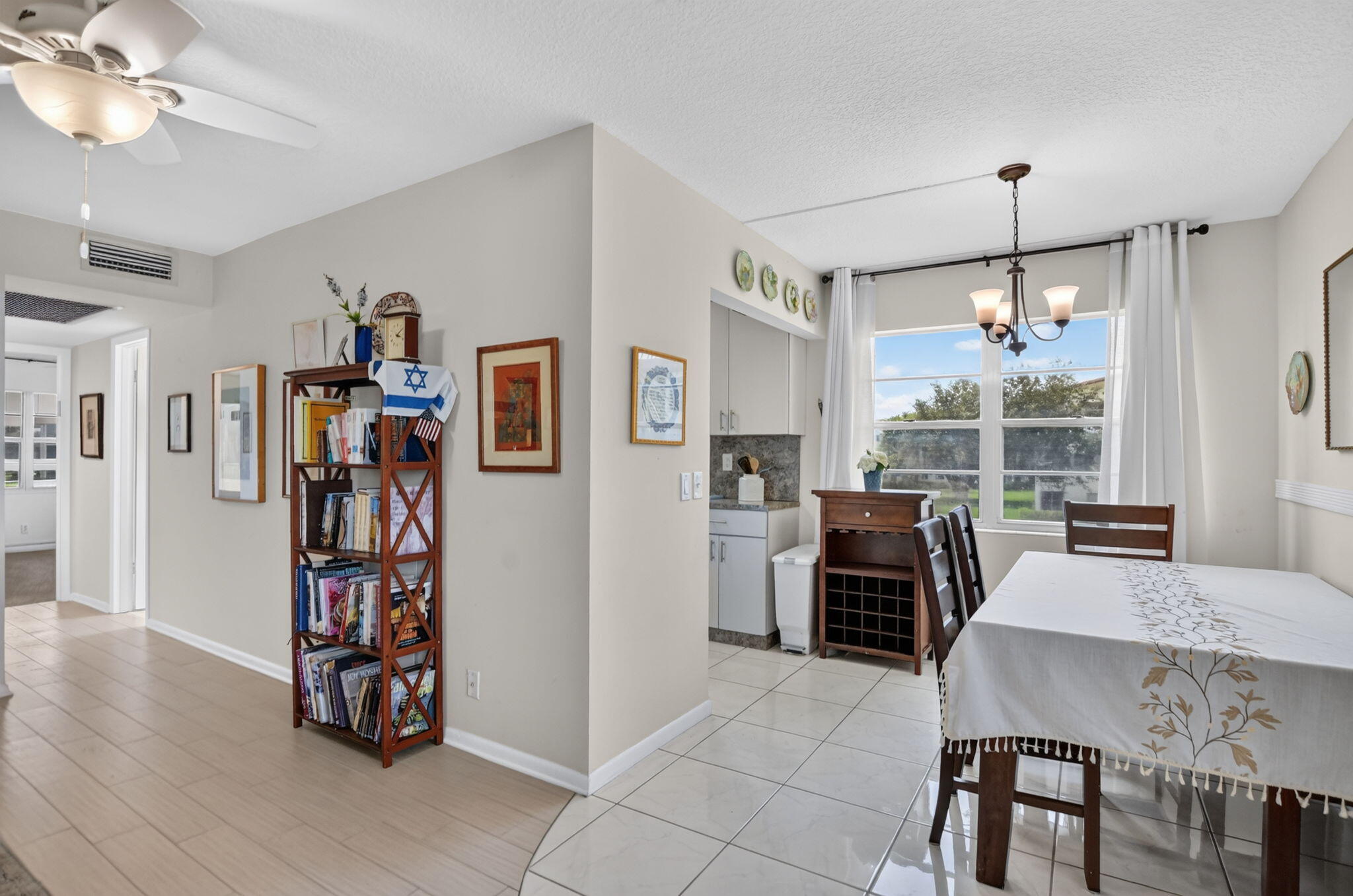 28 Brighton A, Unit 28 Boca Raton, FL 33434 - Photo 8 of 80 8-web-or-mls-DSC_1653