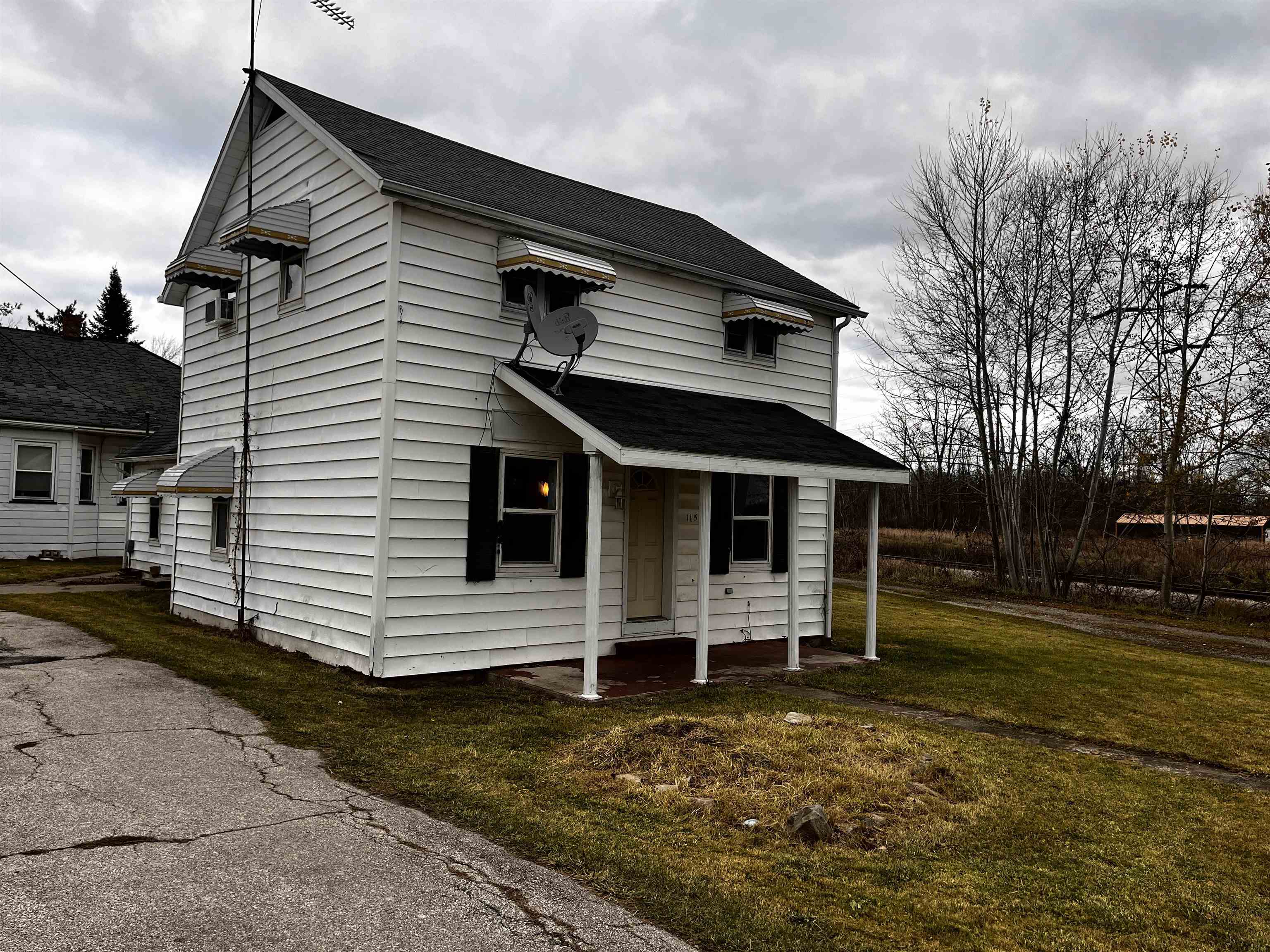 115 East Main Twining, MI 48766 - Photo 2 of 27 1929759-2394e2be-9181-46d2-9517-c8c530b16215.JPG