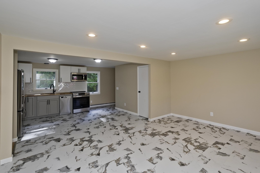 276 Spikenard Circle Springfield, MA 01129 - Photo 13 of 39