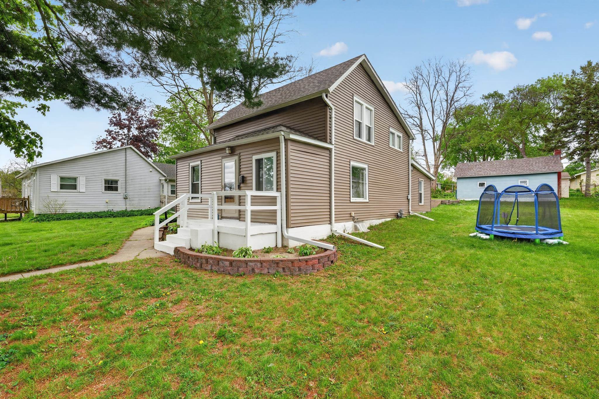 423 Mulberry Street Baraboo, WI 53913 - Photo 3 of 37