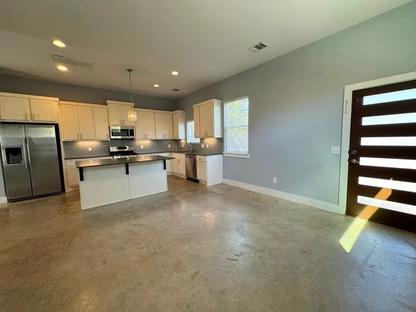 $2,250 | 6201 Felix Avenue, Unit A, Austin, TX 78741