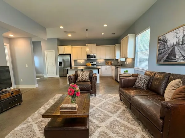 $2,250 | 6201 Felix Avenue, Unit A, Austin, TX 78741