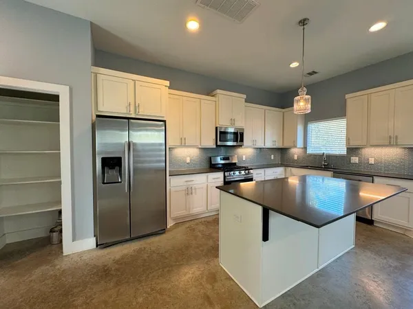 $2,250 | 6201 Felix Avenue, Unit A, Austin, TX 78741