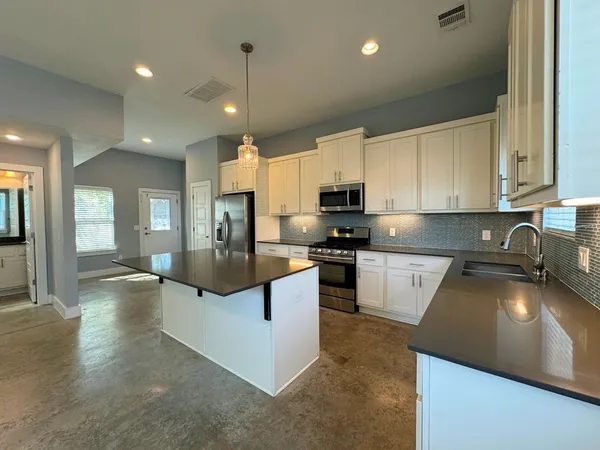 $2,250 | 6201 Felix Avenue, Unit A, Austin, TX 78741