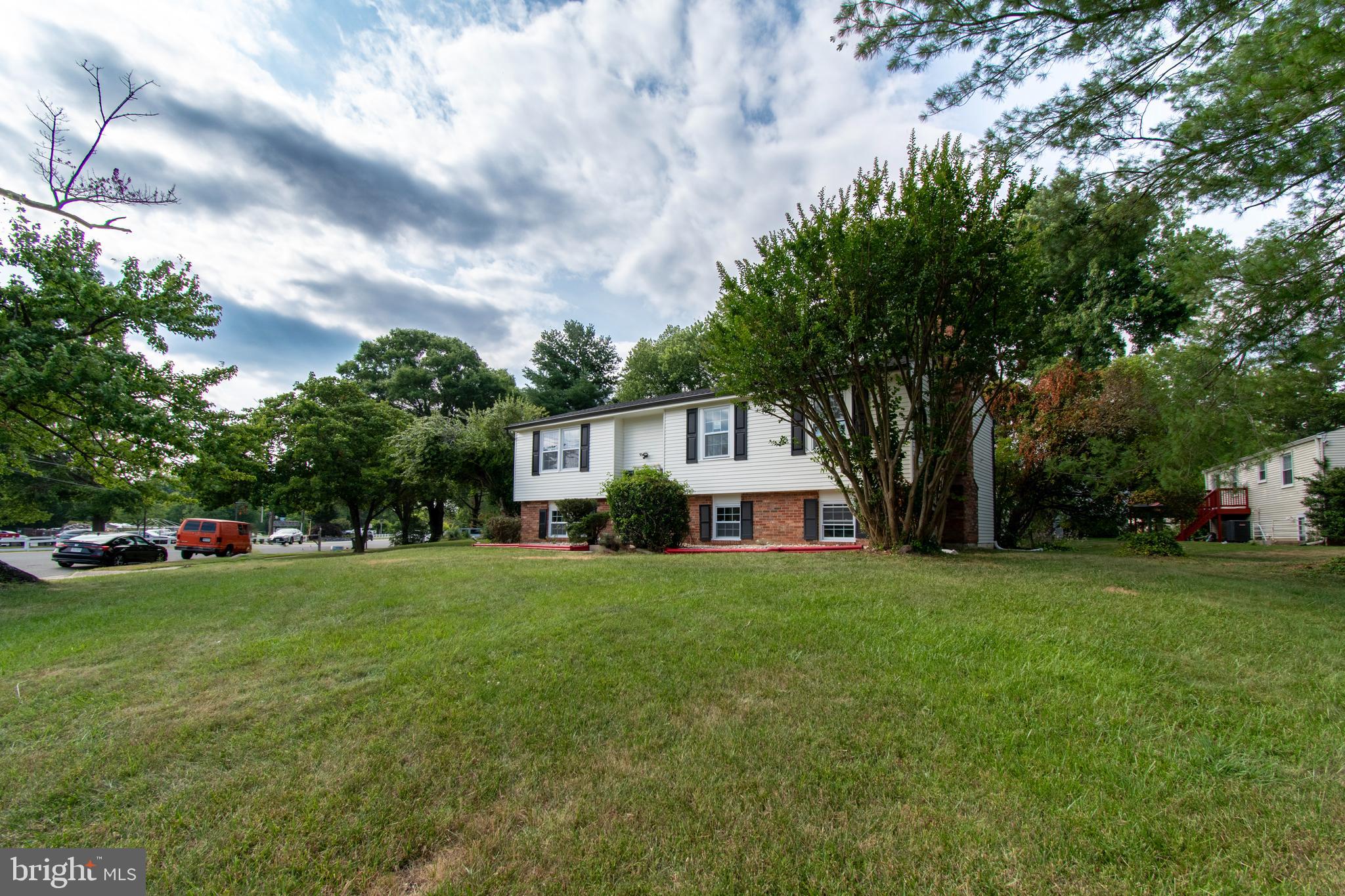9336 Burke Road Burke, VA 22015 - Photo 2 of 37 Gallery Image 2
